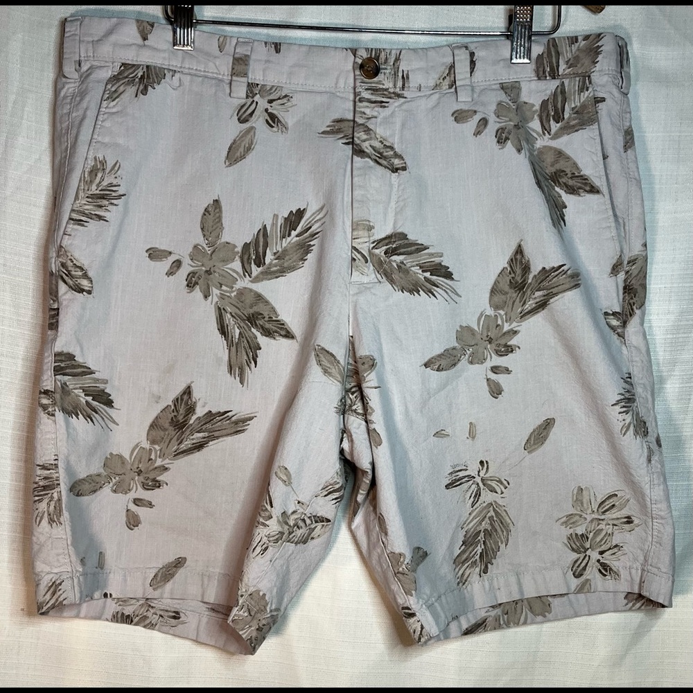 x Banana Republic Aiden Shorts Men Sz 38 Tan Tropical Print 100% Cotton 9”Inseam